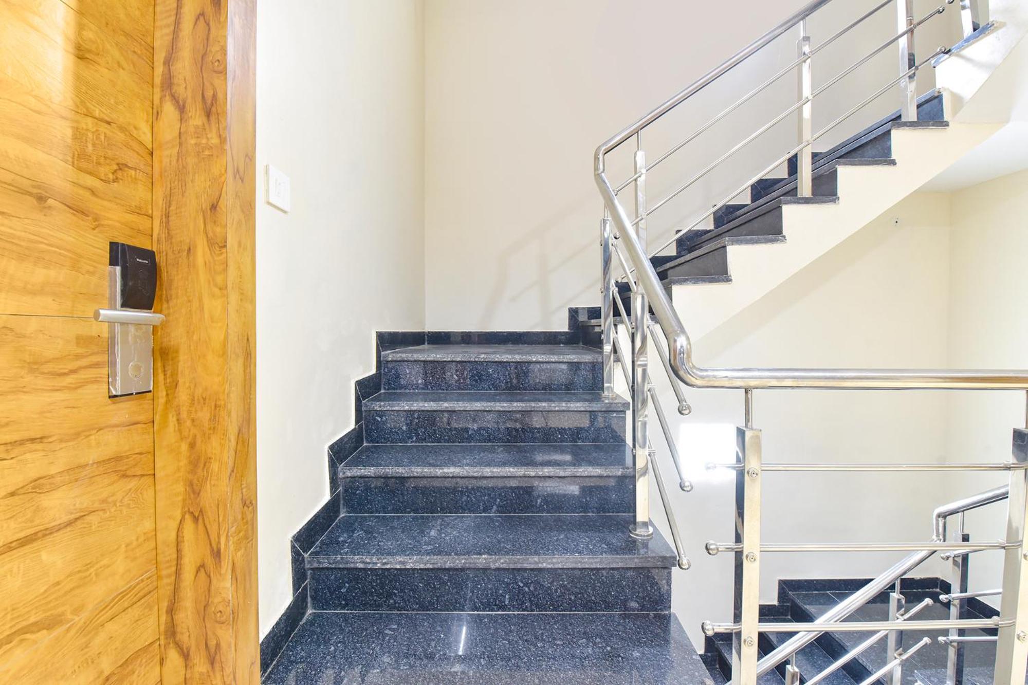 Fabhotel Synergy Stays Indore Exterior foto