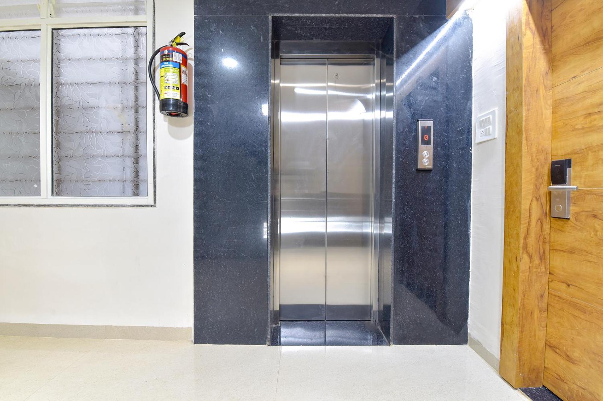 Fabhotel Synergy Stays Indore Exterior foto